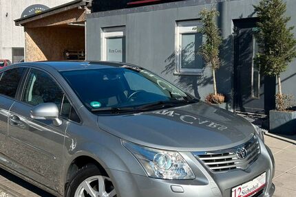 Toyota Avensis 124.000 km 9.990 &euro; Berlin 13088
