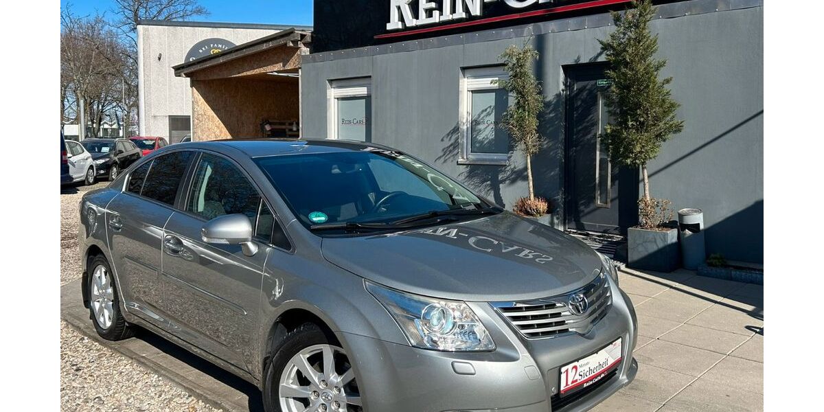 Toyota Avensis 124.000 km 9.990 &euro; Berlin 13088