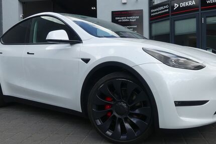Tesla Model Y 26.534 km 40.400 &euro; Berlin 13156