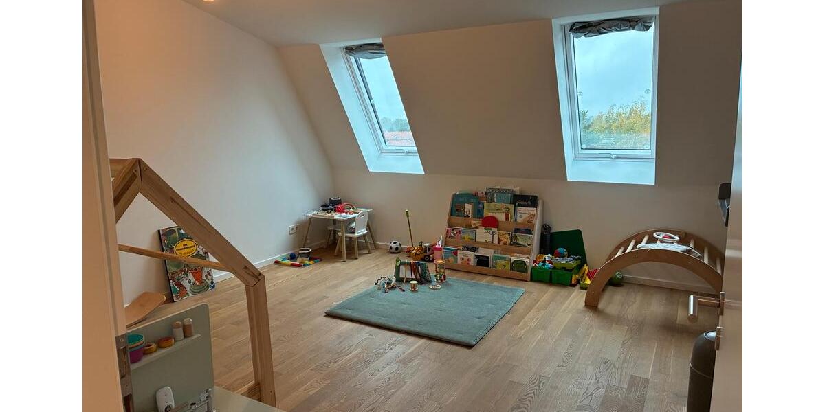 Dachgeschoßwohnung Potsdam - 4 Zimmer, 134 m&sup2;, 2.895&euro; | Angebot:24506201