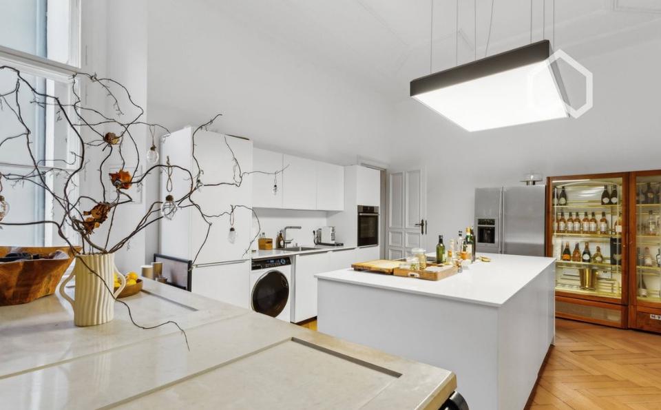 Etagenwohnung Berlin Mitte - 4 Zimmer, 160 m&sup2;, 3.900&euro; | Angebot:25569218