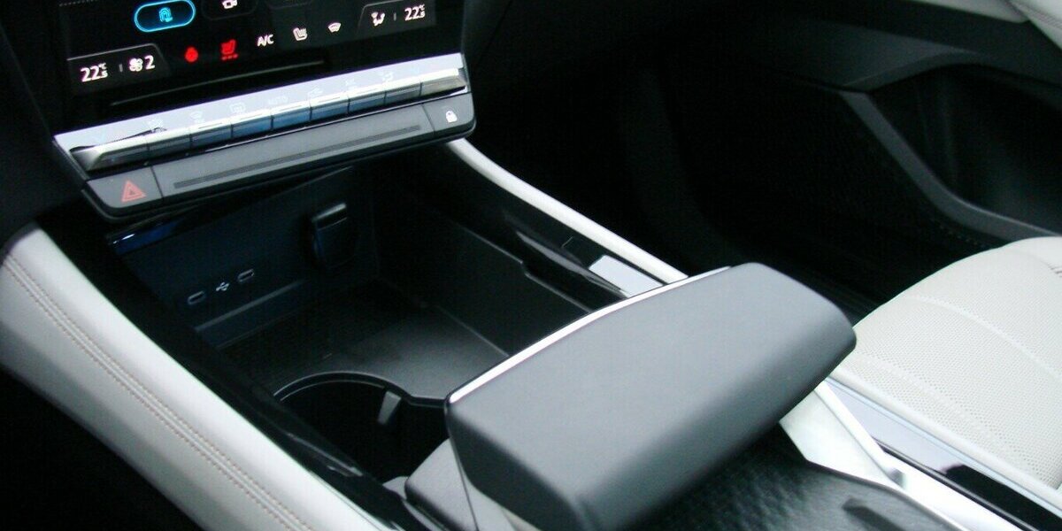 Renault Espace Iconic 6 eTech Hybr 4Contr H&K Matirix Pano 29.698 km 29.980 &euro; Falkensee 14612