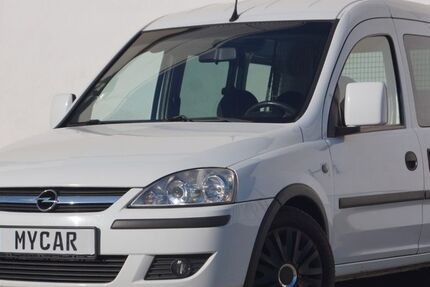 Opel Combo 176.699 km 2.999 &euro; Berlin 13051