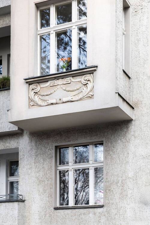 Familienfreundlicher Altbautraum: 3 Zimmer mit sonnigem Balkon - perspektivisch zur Eigennutzung!
