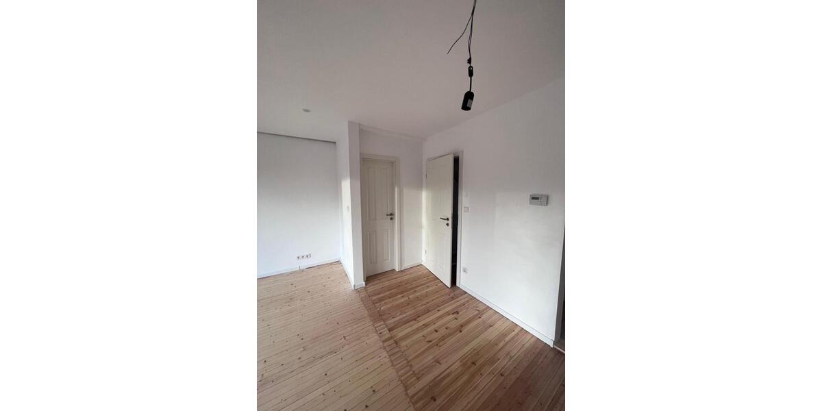 Charmantes Mittelhaus mit Garten in Berlin-Kladow 4 zimmer