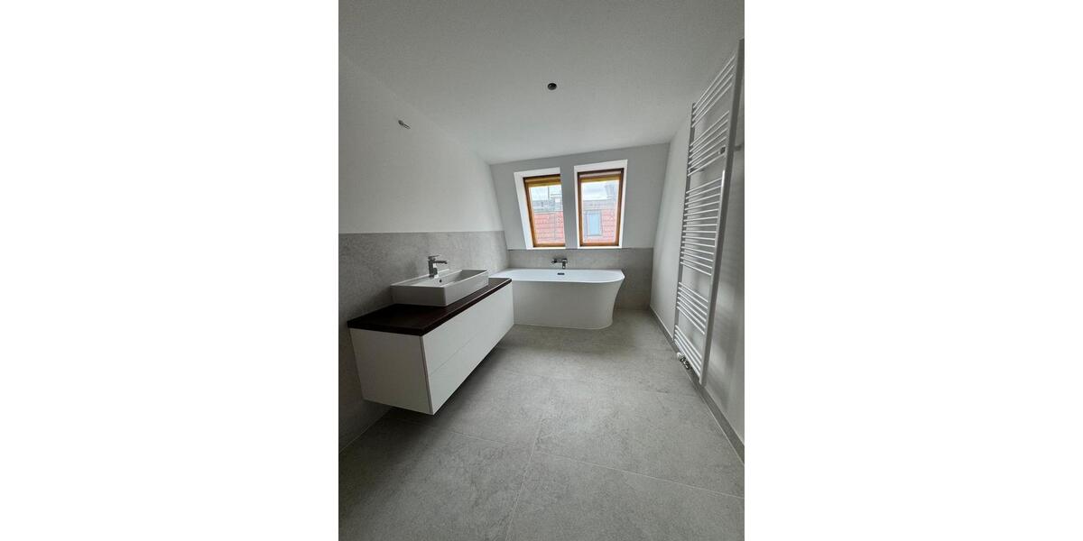 Exklusive und seltene Dachgeschossresidenz 3 zimmer