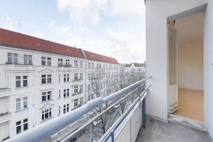 Charmantes 1-Zimmer-Apartment mit Balkon - Wohnen in bester Charlottenburger Lage 1 zimmer