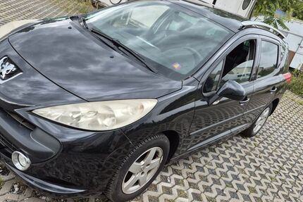 Peugeot 207 124.000 km 1.600 € Berlin 13055
