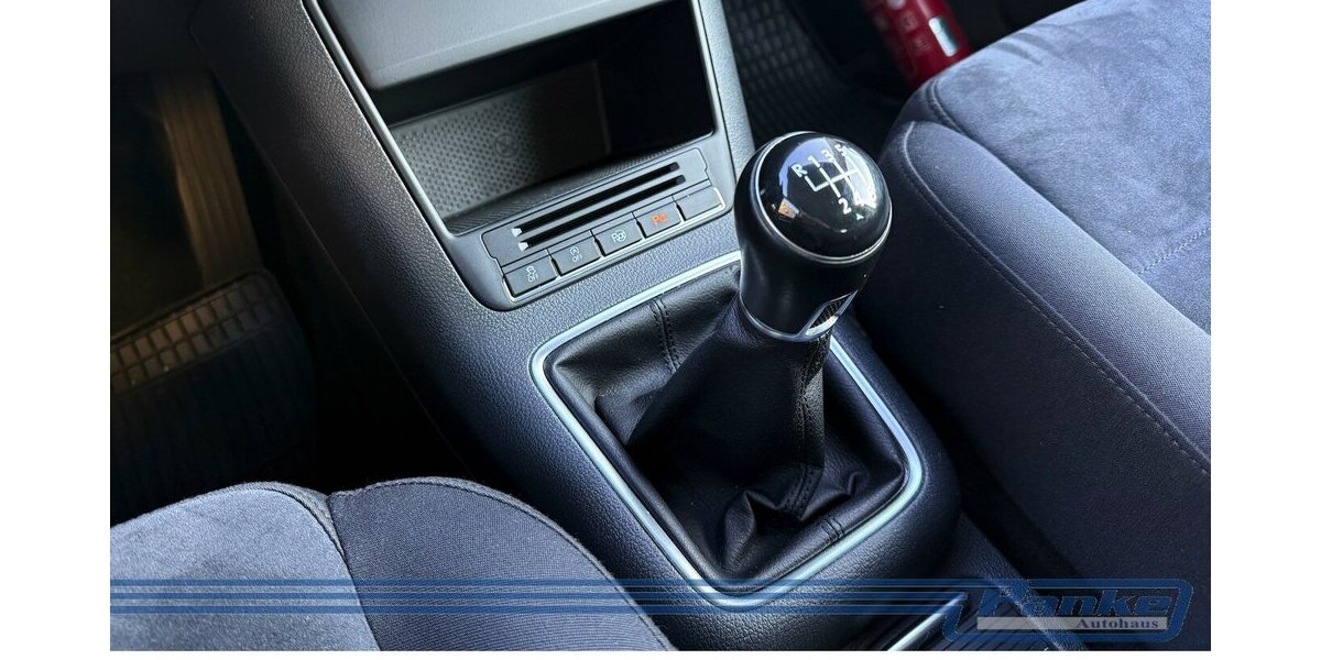 VW Tiguan Sport*AHK*R-Cam*Alca*WR+SR**Tempo*Ambiete 213.970 km 10.980 &euro; Berlin 13187