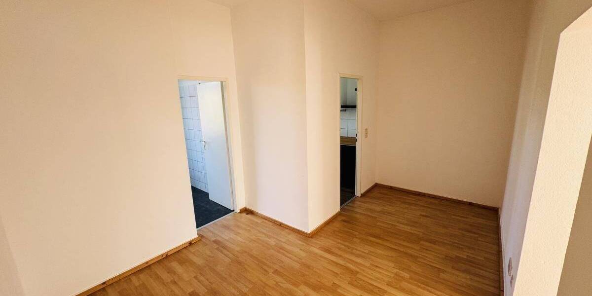 Bezugsfreie Altbauwohnung mit Balkon zum ruhigen Innenhof nahe S-Bhf Adlershof! 2 zimmer