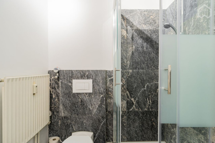 2 Zimmer Altbau - Wrangelkiez Görli - bezugsfrei & provisionsfrei
