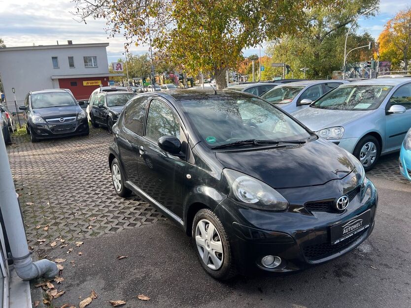 Toyota Aygo (X) 83.000 km 4.990 € Berlin 12349