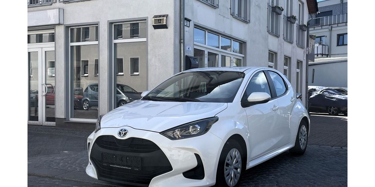 Toyota Yaris 69.010 km 16.880 &euro; Teltow 14513