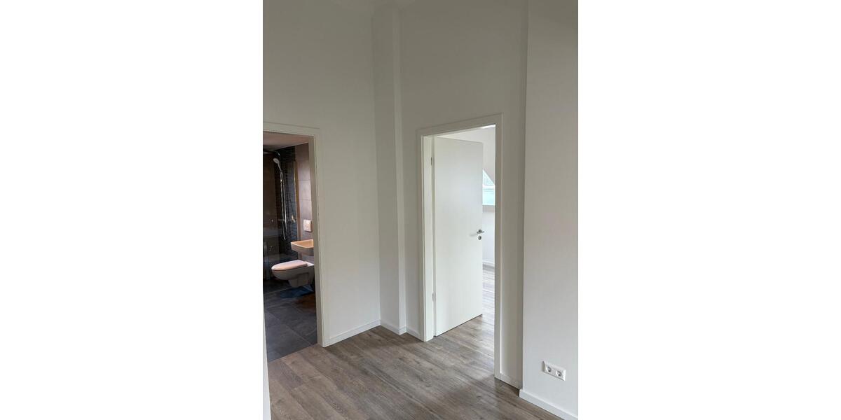 Dachgeschoßwohnung Berlin Reinickendorf - 2 Zimmer, 70 m&sup2;, 1.245&euro; | Angebot:26618728