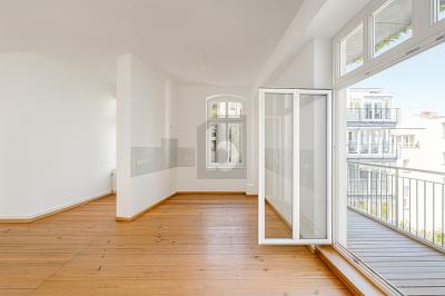 FREI , TOP LAGE , DIREKT AM SENEFELDER PLATZ