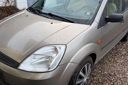 Ford Fiesta 134.000 km 1.650 &euro; Berlin 10245