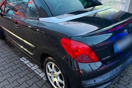 Peugeot 207 151.000 km 3.499 &euro; Potsdam 14478