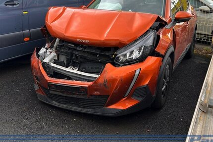 Peugeot 2008 1.2 PureTech 100 Active Pack*Unfall* 21.200 km 6.380 € Berlin 13187