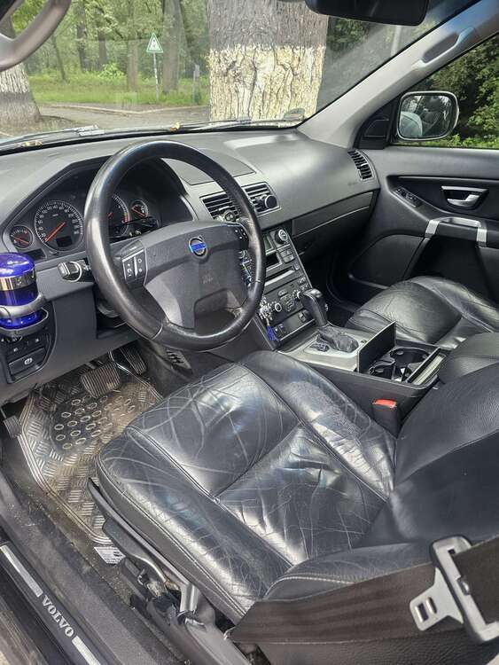 Volvo XC90 262.000 km 7.500 € Berlin 13587