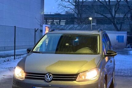 VW Touran 148.500 km 12.800 &euro; Berlin 10783