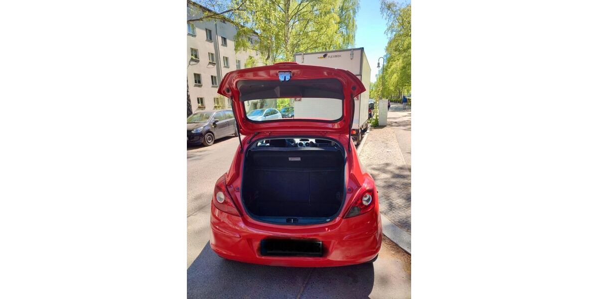 Opel Corsa 112.000 km 2.950 &euro; Berlin 13627