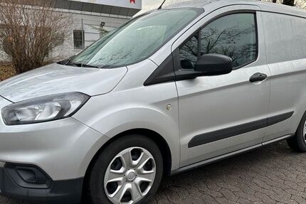 Ford Transit Courier 4.900 km 15.900 &euro; Berlin 13597