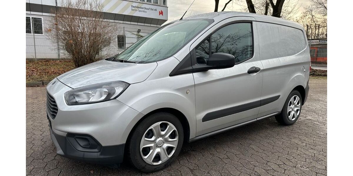 Ford Transit Courier 4.900 km 15.900 &euro; Berlin 13597