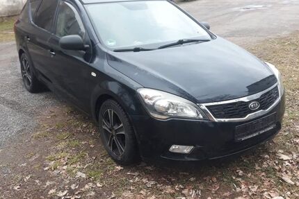 Kia ceed / Ceed 183.000 km 2.500 &euro; Berlin 13127