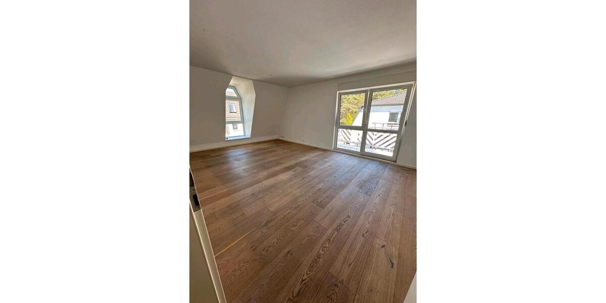 Dachgeschoßwohnung Velten - 3 Zimmer, 77 m&sup2;, 1.500&euro; | Angebot:26403569