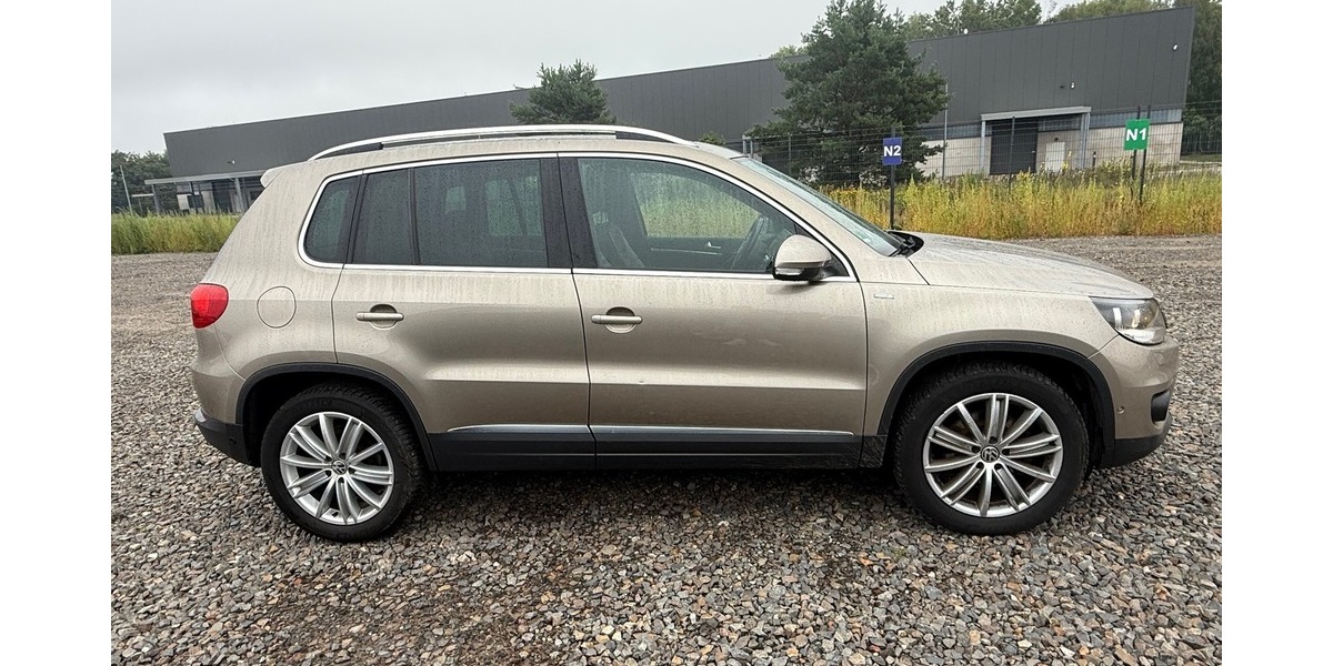VW Tiguan Sport & Style Panorama BM -T Navi 1.Hand 95.150 km 12.500 &euro; Berlin 10247