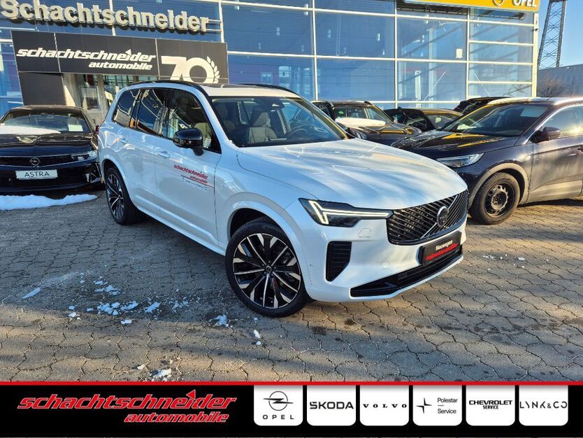 Volvo XC90 4.892 km 84.490 € Potsdam 14482