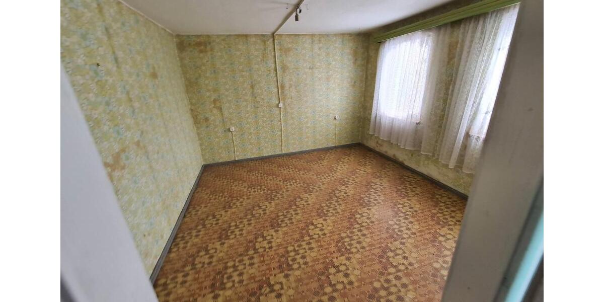 Reihenhaus - 6 Zimmer, 150 m&sup2;, 89.000&euro; | Angebot:27096222