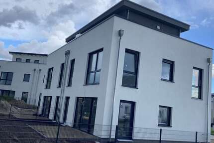 Haus zum Kaufen in Ludwigsfelde 850.000 € 161.5 m² 5 zimmer