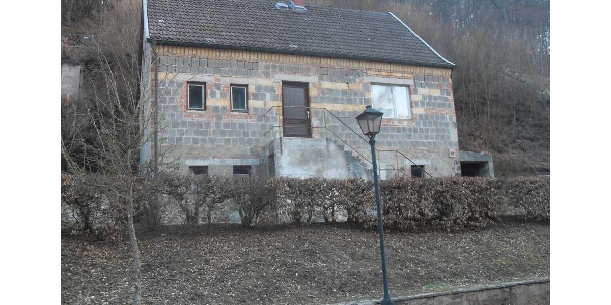 Einfamilienhaus - 5 Zimmer, 130 m&sup2;, 49.000&euro; | Angebot:25987354