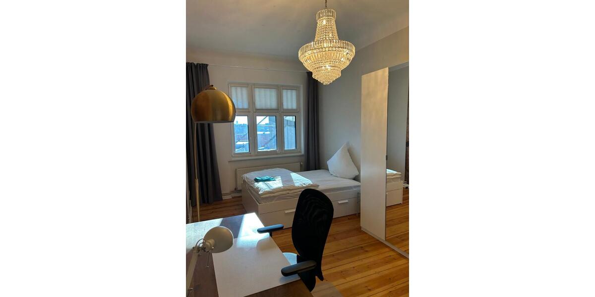 Etagenwohnung Berlin Spandau - 5 Zimmer, 140 m&sup2;, 2.500&euro; | Angebot:25943203