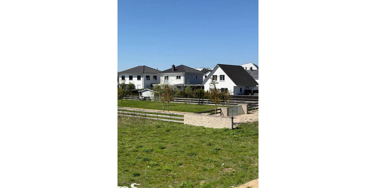Doppelhaushälfte Ludwigsfelde - 5 Zimmer, 144 m&sup2;, 2.390&euro; | Angebot:26326881