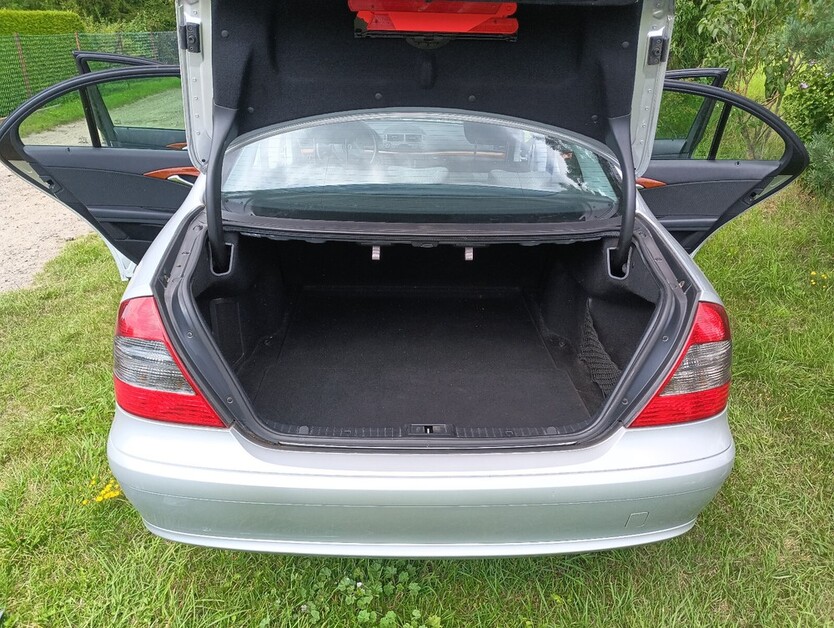 Mercedes-Benz E 200 223.000 km 5.300 € Brieselang 14656