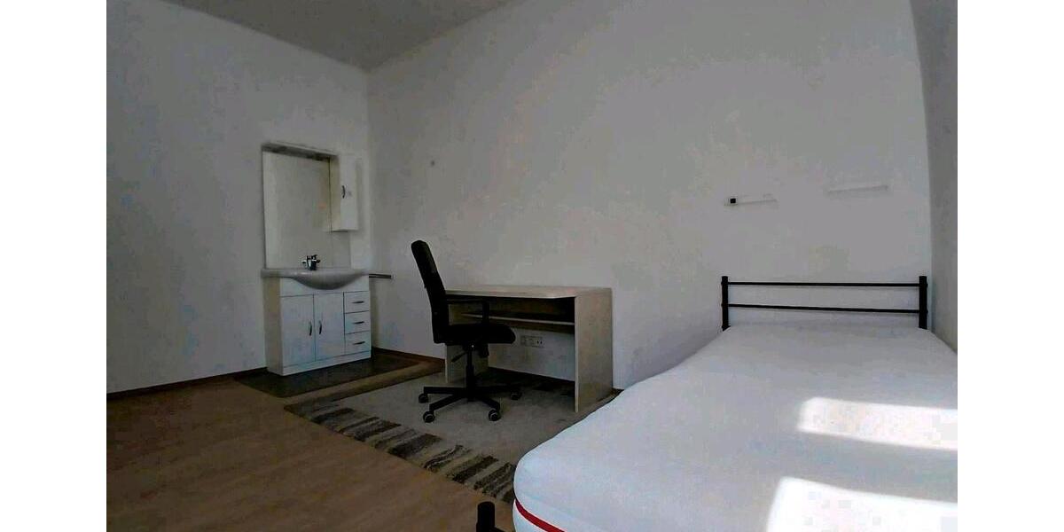 Etagenwohnung Berlin Spandau - 5 Zimmer, 16 m&sup2;, 470&euro; | Angebot:26095093