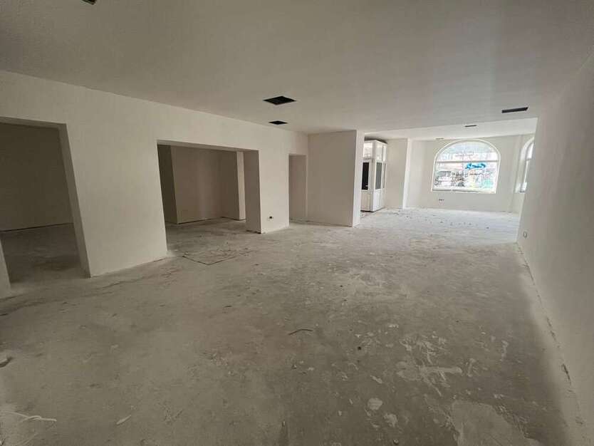 Einzelhandel in Berlin 8.800 € 240 m²
