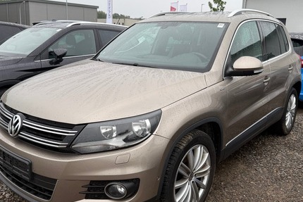 VW Tiguan Sport & Style Panorama BM -T Navi 1.Hand 95.150 km 12.500 € Berlin 10247