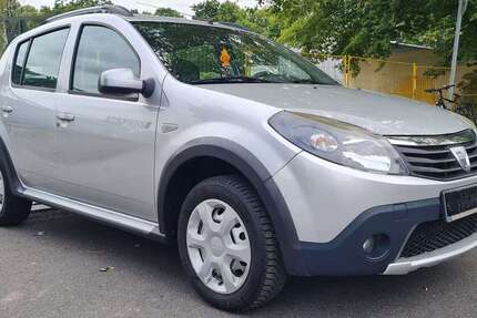 Dacia Sandero 147.000 km 2.790 € Berlin 12109