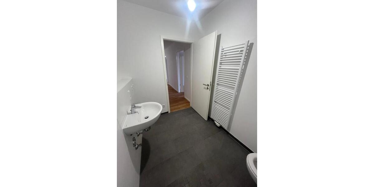 Etagenwohnung Berlin Lichtenberg - 3 Zimmer, 91 m&sup2;, 1.640&euro; | Angebot:26002260