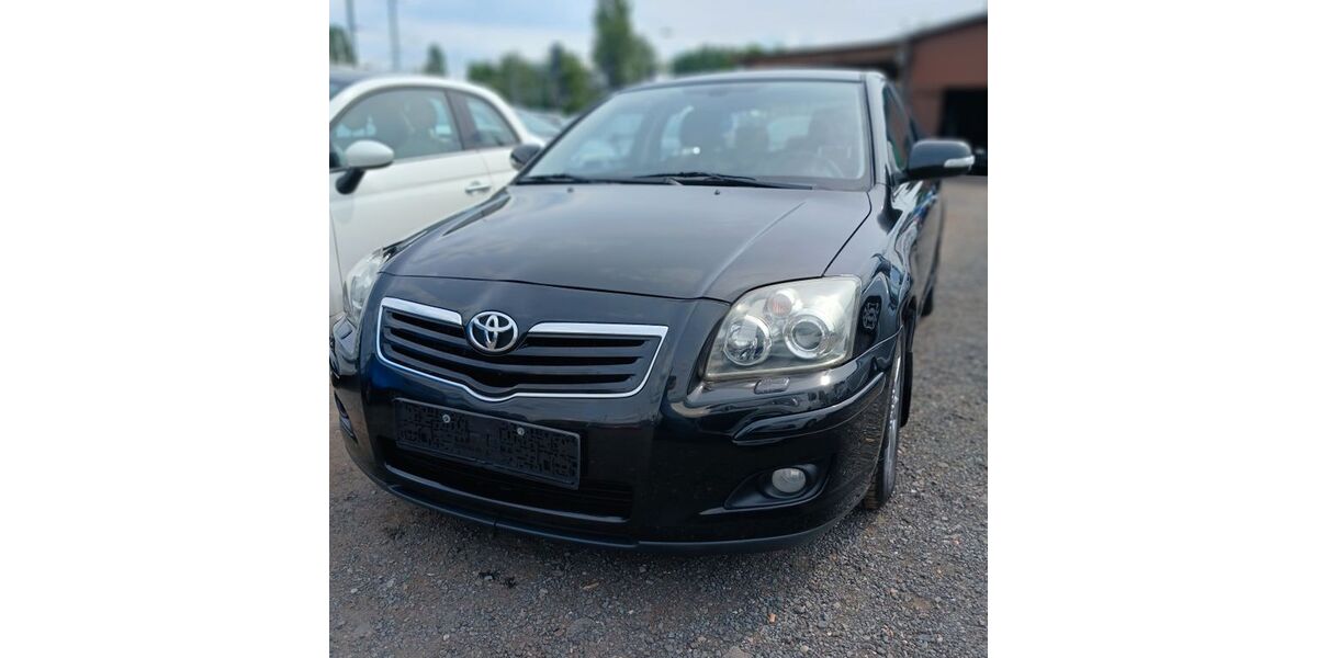 Toyota Avensis 152.000 km 3.999 &euro; Berlin 13597