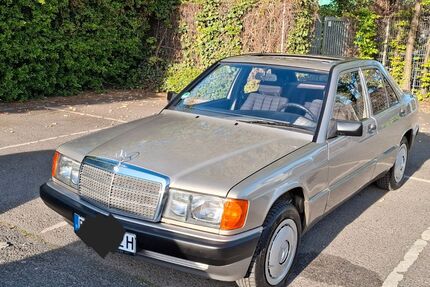 Mercedes-Benz 190 224.392 km 8.950 &euro; BERLIN 12157