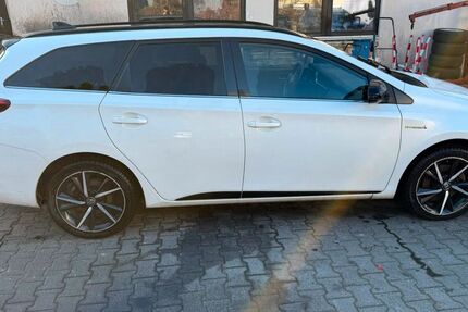 Toyota Auris 246.000 km 8.999 &euro; Berlin 13409