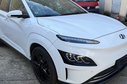 Hyundai Kona große Batt./NaviCAM/LED/64kwh/Schiebedach 139.969 km 15.900 &euro; Berlin 10247