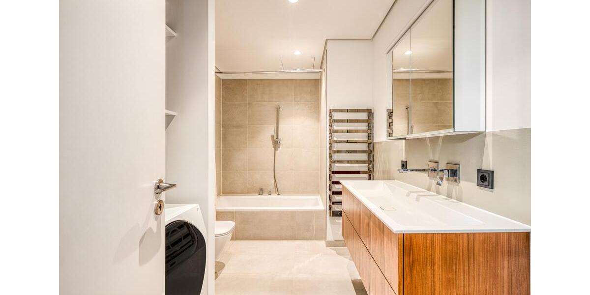 Erdgeschoßwohnung Berlin Charlottenburg-Wilmersdorf - 4 Zimmer, 175 m&sup2;, 5.000&euro; | Angebot:26190092