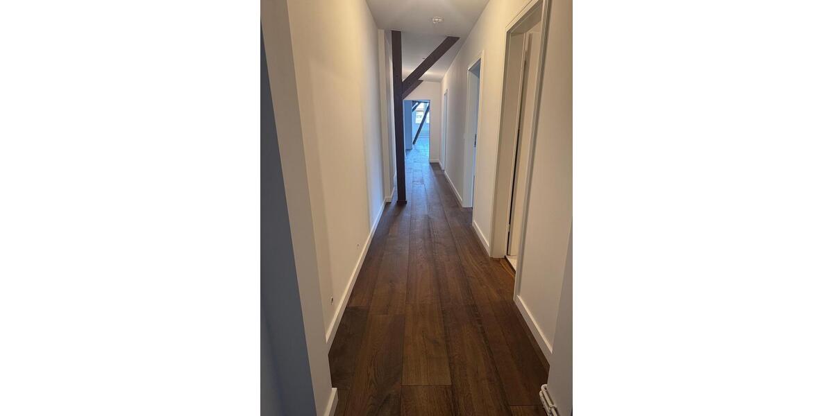 Exklusive und seltene Dachgeschossresidenz 3 zimmer