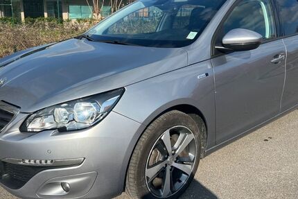 Peugeot 308 118.000 km 5.499 &euro; Berlin 12057