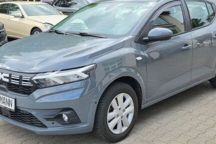 Dacia Sandero 6.650 km 13.890 &euro; Berlin 13581